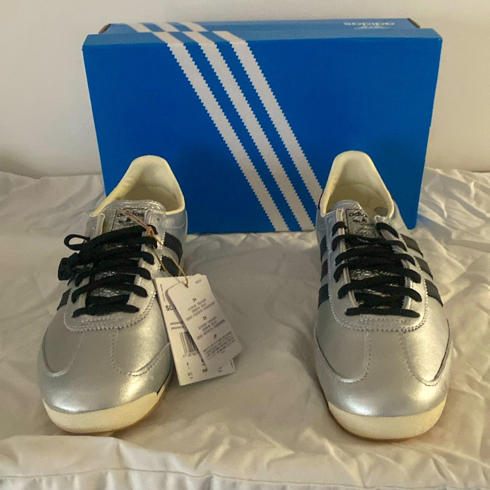 SL 72 OG W. ADIDAS SATIN FINISH SILVER, with black stripes
